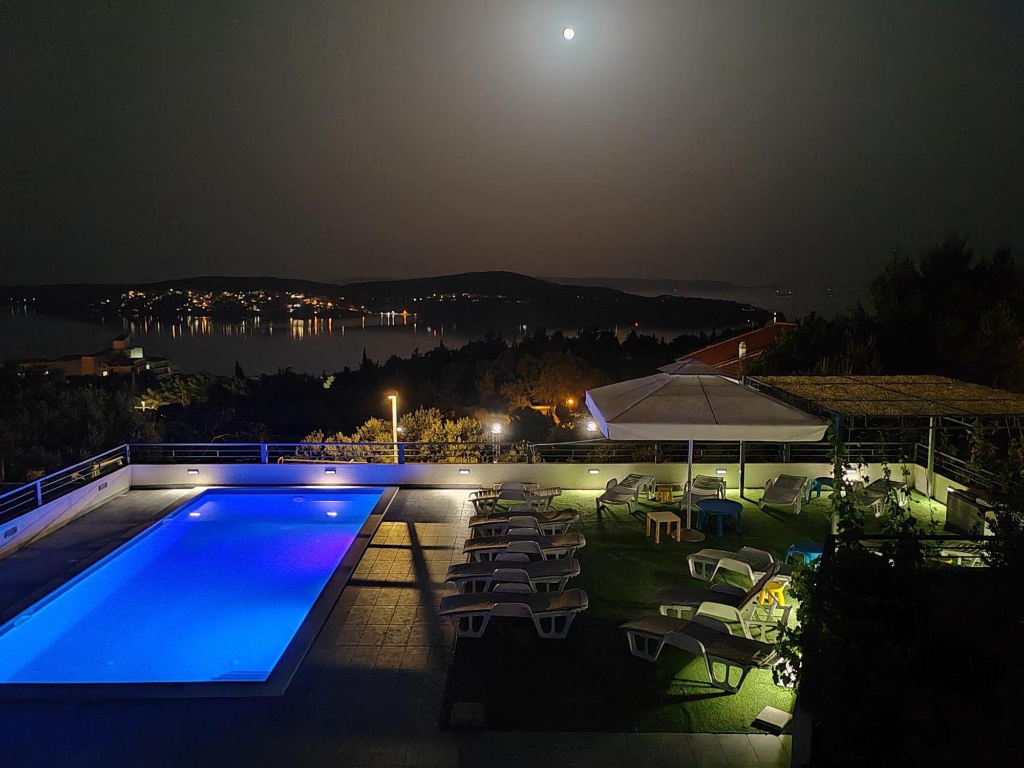 Villa Confido Luxury Apartment 01 Seget Donji Room photo