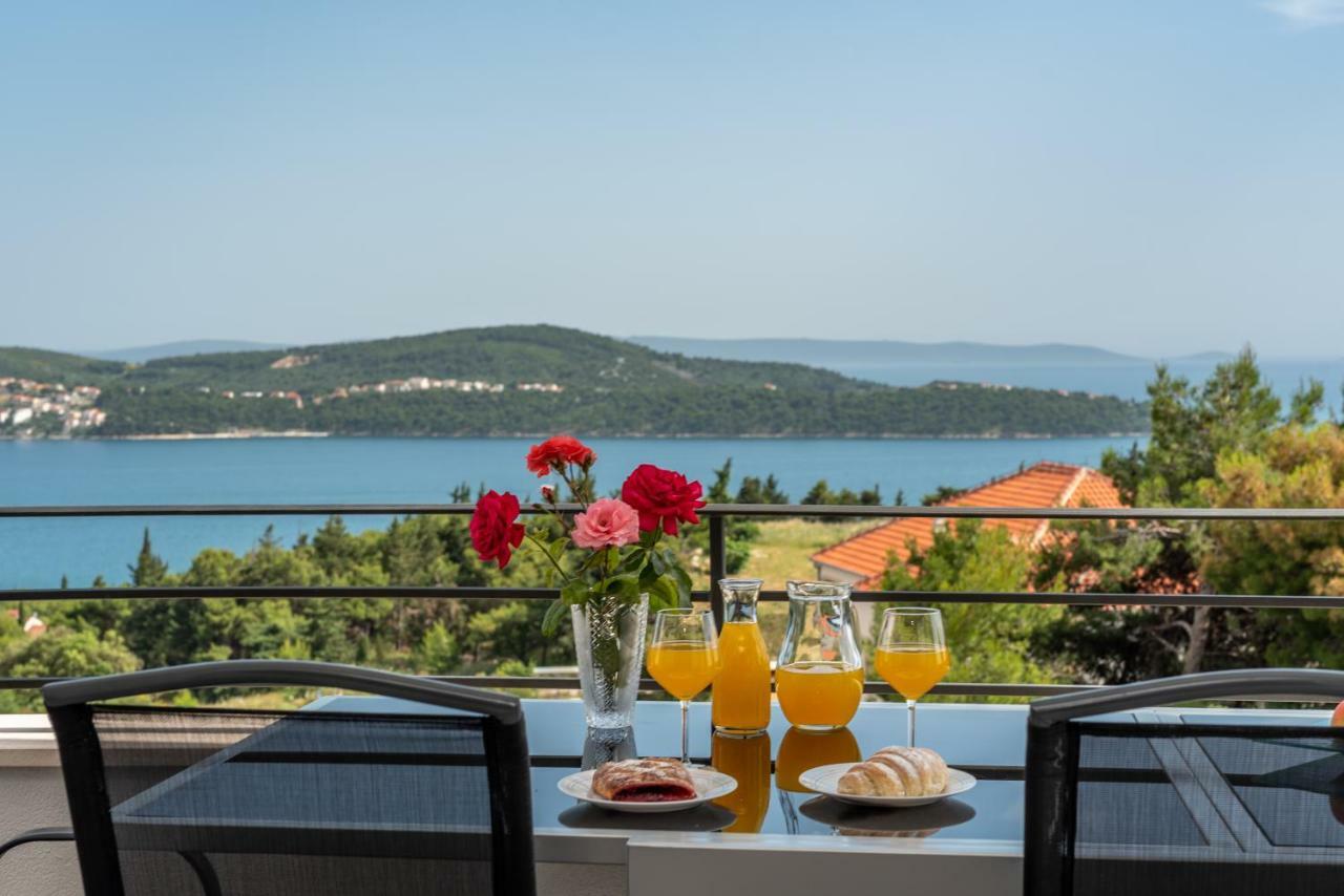 Villa Confido Luxury Apartment 01 Seget Donji Exterior photo
