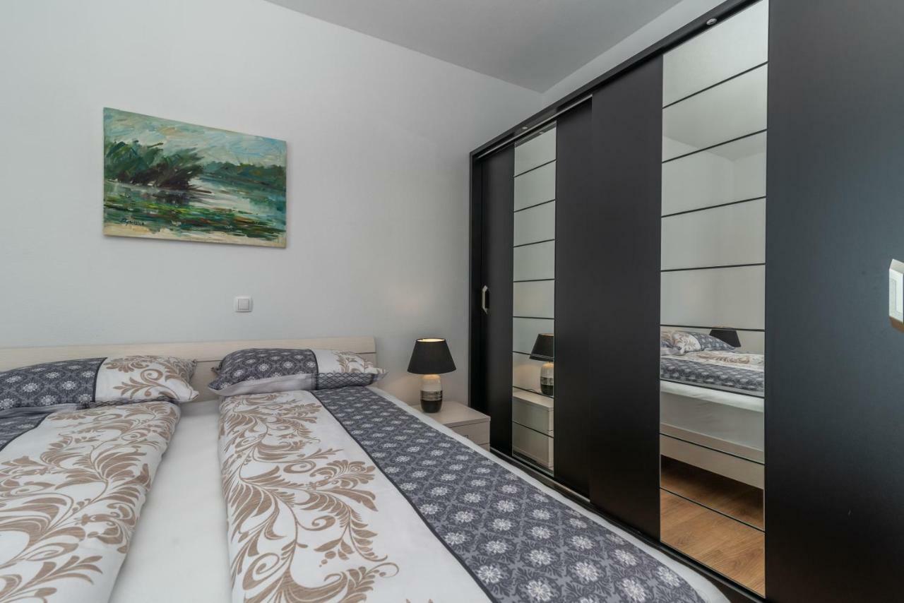 Villa Confido Luxury Apartment 01 Seget Donji Exterior photo